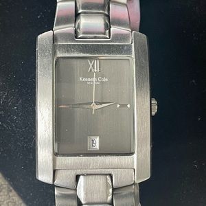 Men’s Kenneth Cole stainless steel perfect condition!